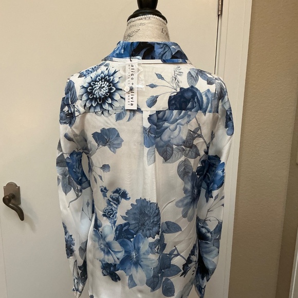 NWT Alice + Olivia Willa White/Blue Floral Silk Top Sz. MEDIUM - Picture 4 of 6